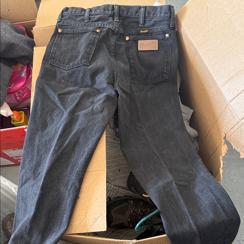 Wrangler Men's Black Jeans - Classic Back Pocket Style 30 x 36